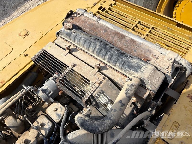 Komatsu PC220-7 履带挖掘机