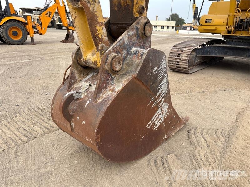 Komatsu PC220-7 履带挖掘机