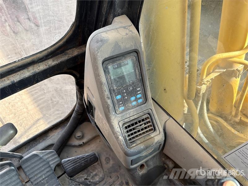 Komatsu PC220-7 履带挖掘机