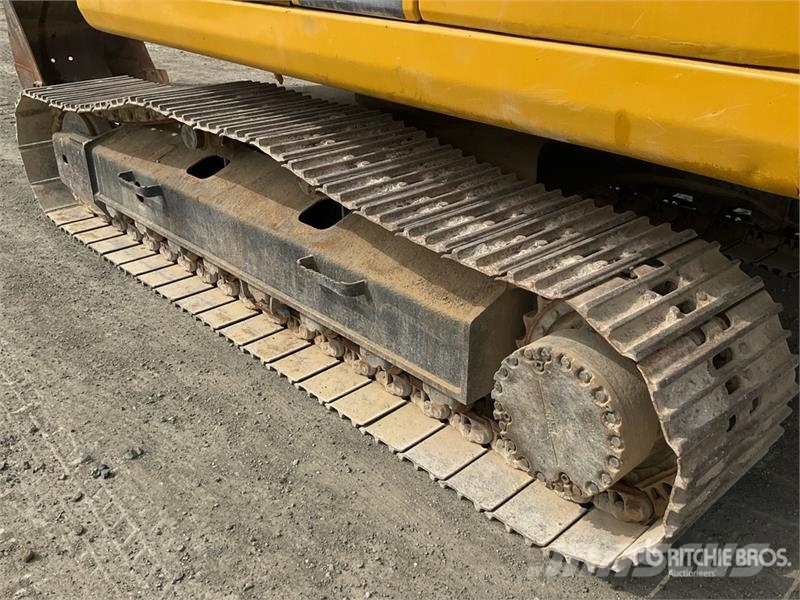 Komatsu PC220-7 履带挖掘机