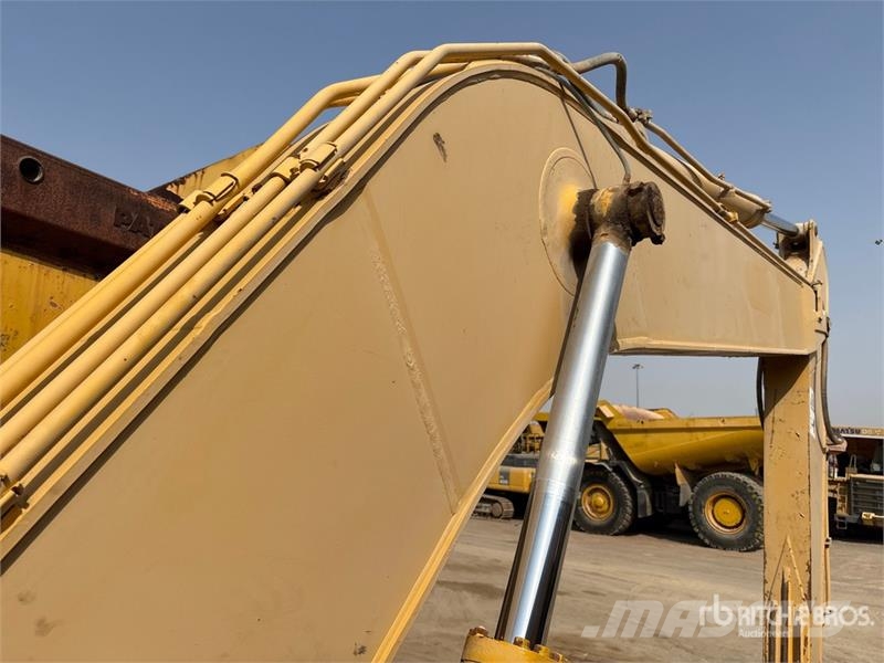 Komatsu PC220-7 履带挖掘机