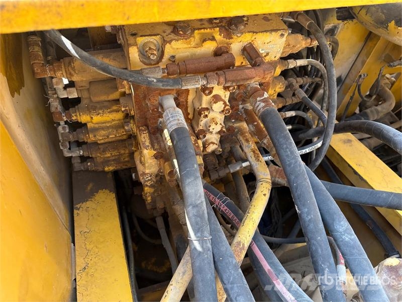 Komatsu PC220-7 履带挖掘机