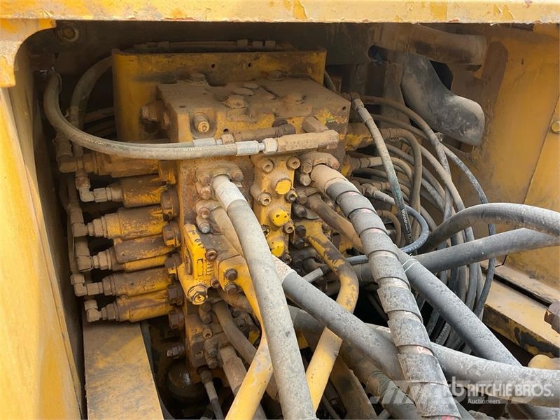Komatsu PC220-7 履带挖掘机