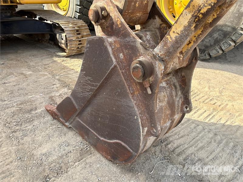 Komatsu PC220-7 履带挖掘机