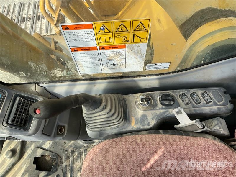 Komatsu PC220-7 履带挖掘机