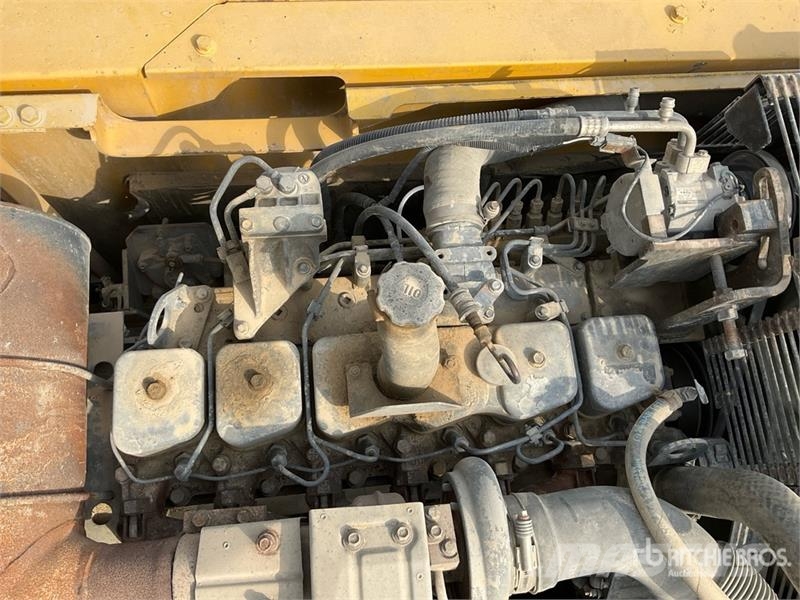 Komatsu PC220-7 履带挖掘机