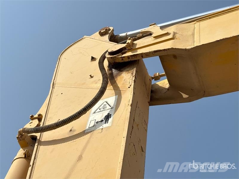 Komatsu PC220-7 履带挖掘机