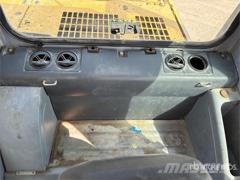 Komatsu PC220-7 履带挖掘机