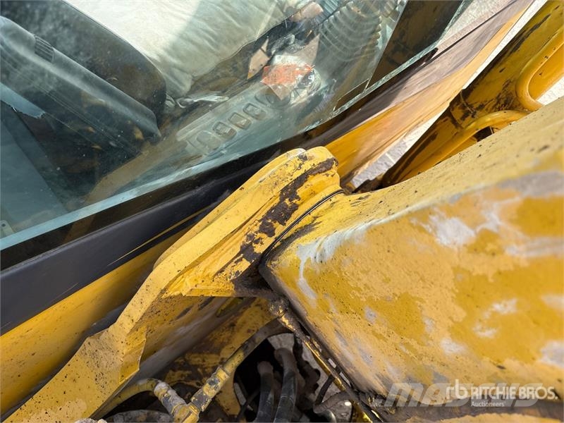 Komatsu PC220-7 履带挖掘机
