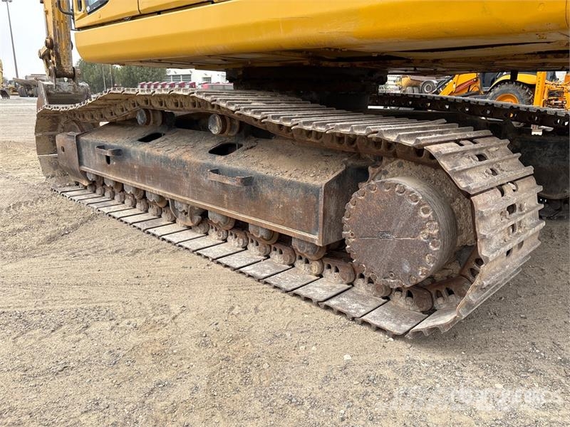 Komatsu PC220-7 履带挖掘机