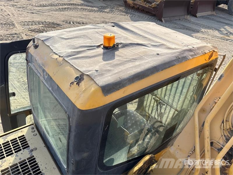 Komatsu PC220-7 حفارات زحافة