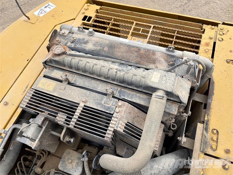 Komatsu PC220-7 履带挖掘机