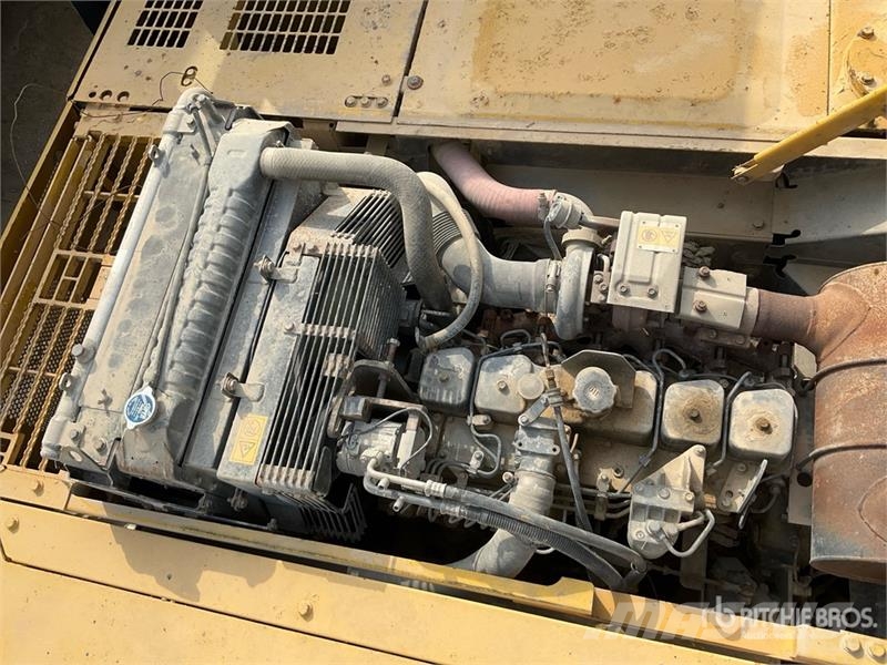 Komatsu PC220-7 履带挖掘机