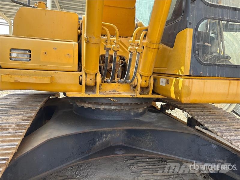 Komatsu PC220-7 履带挖掘机