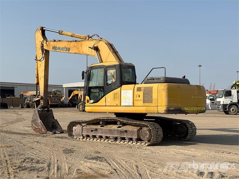 Komatsu PC220-7 حفارات زحافة