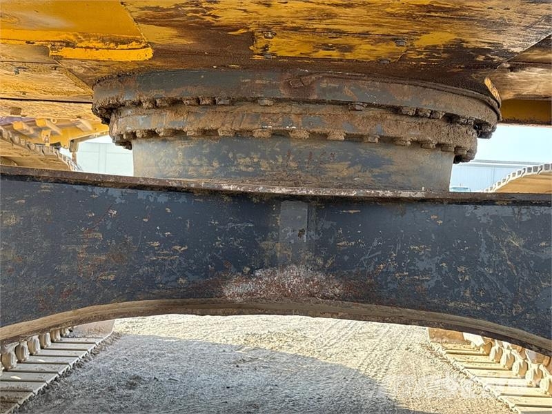 Komatsu PC220-7 حفارات زحافة