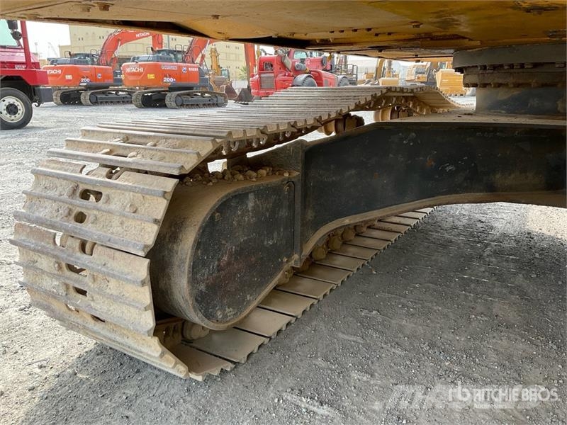 Komatsu PC220-7 履带挖掘机