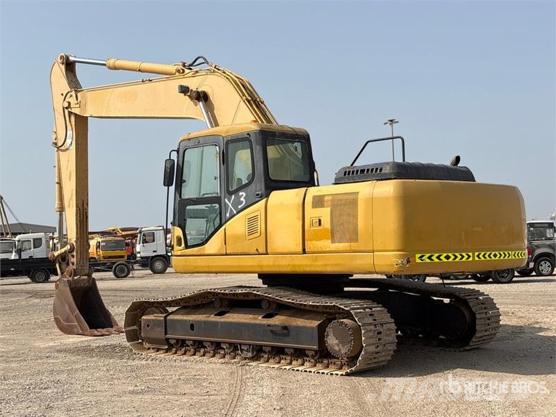 Komatsu PC220-7 履带挖掘机