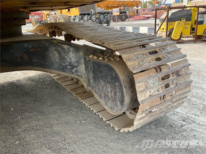 Komatsu PC220-7 履带挖掘机