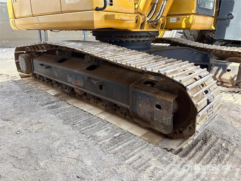 Komatsu PC220-7 履带挖掘机