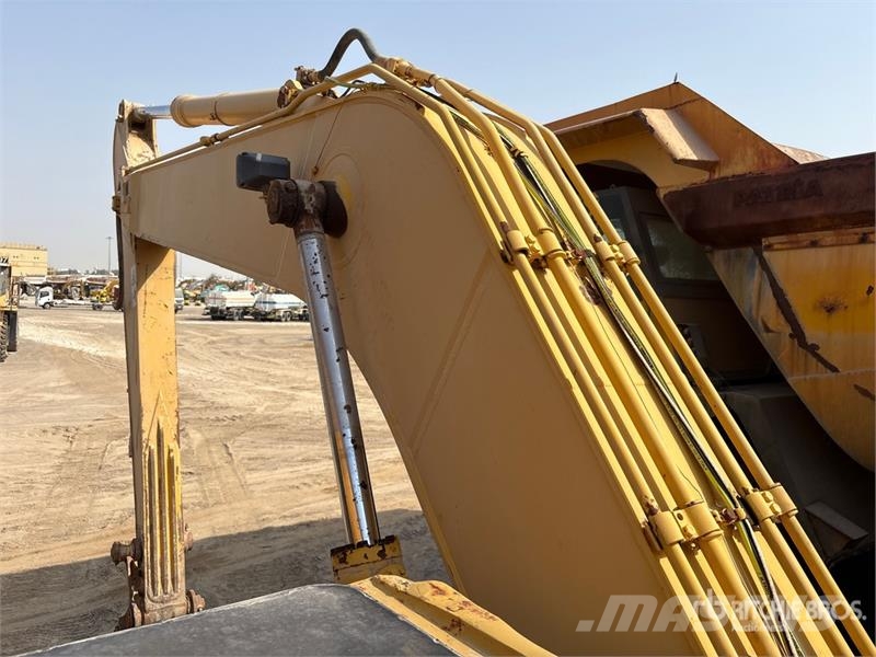 Komatsu PC220-7 履带挖掘机