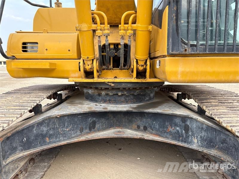 Komatsu PC220-7 履带挖掘机