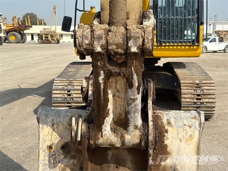 Komatsu PC220-7 履带挖掘机