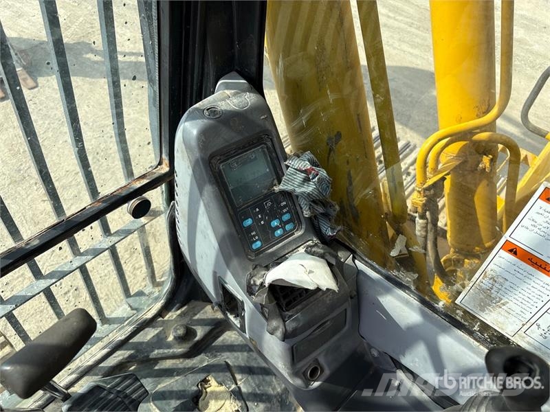 Komatsu PC220-7 履带挖掘机