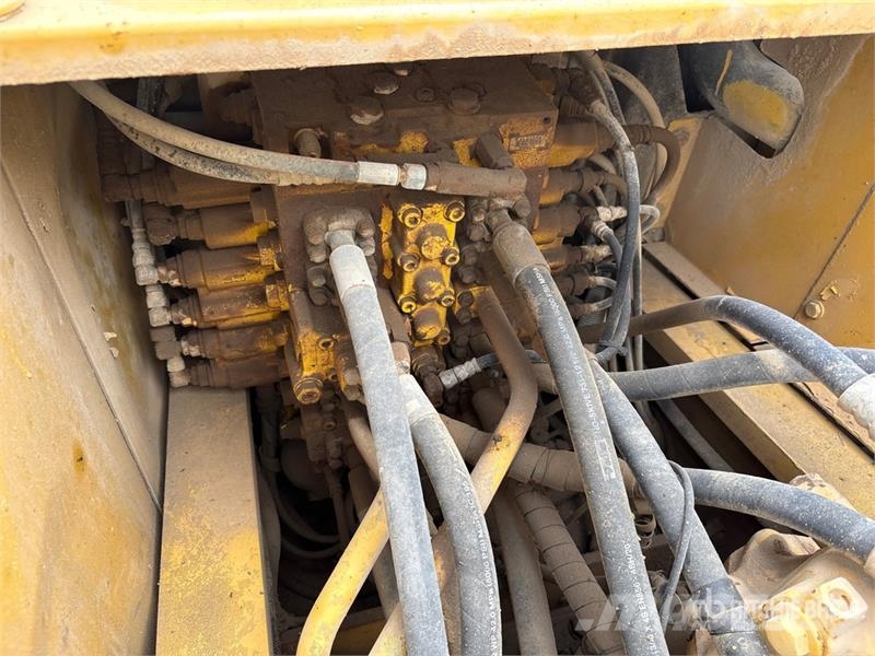 Komatsu PC220-7 履带挖掘机