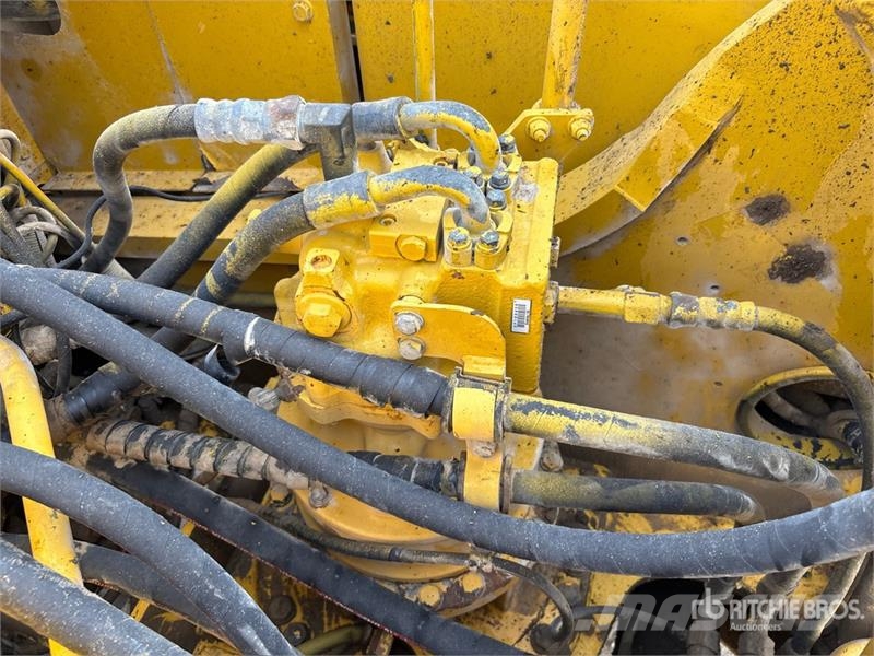 Komatsu PC220-7 履带挖掘机