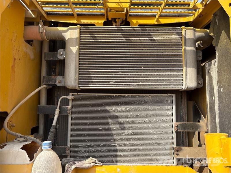 Komatsu PC220-7 履带挖掘机