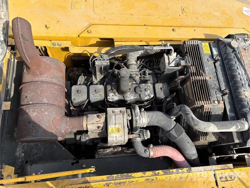 Komatsu PC220-7 履带挖掘机