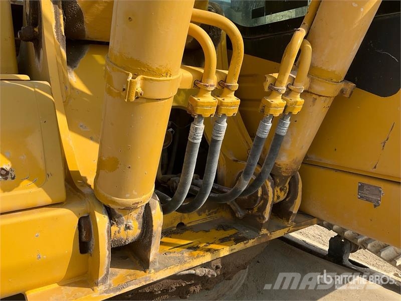 Komatsu PC220-7 Bagri goseničarji