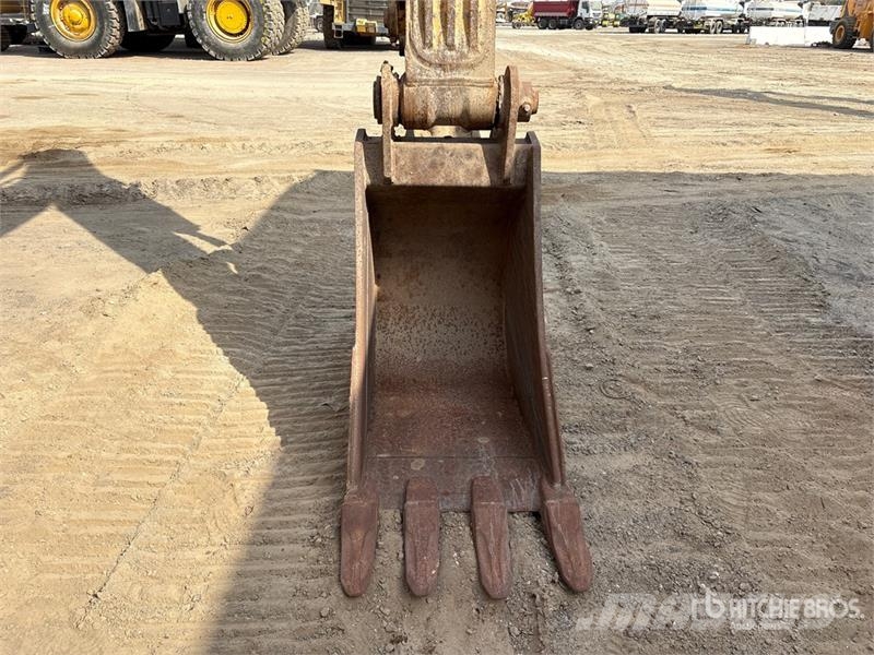 Komatsu PC220-7 履带挖掘机