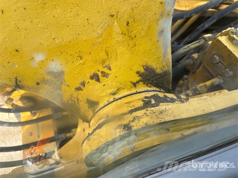 Komatsu PC220-7 履带挖掘机