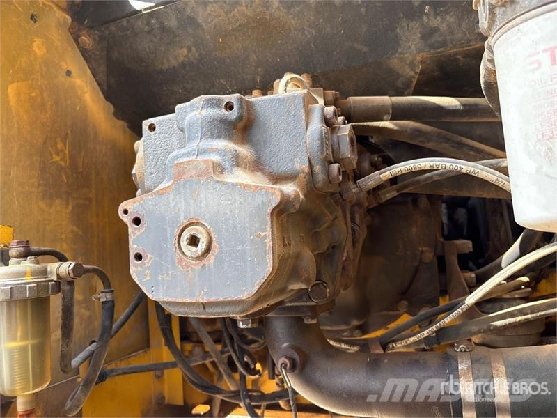Komatsu PC220-7 履带挖掘机