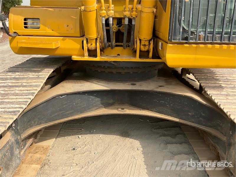 Komatsu PC220-7 履带挖掘机