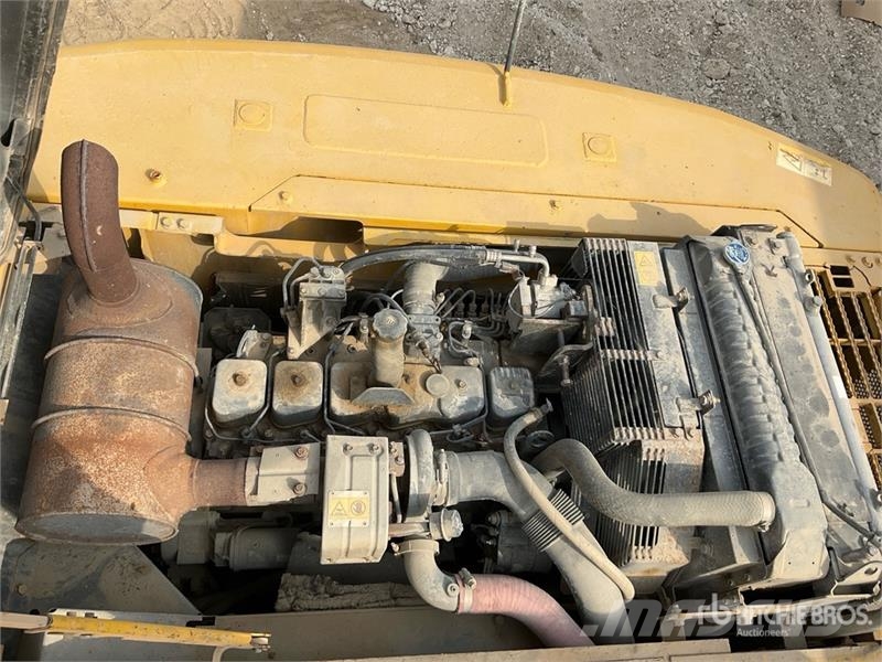 Komatsu PC220-7 履带挖掘机