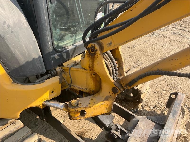 Komatsu PC30MR-3 Mini Excavator حفارات صغيرة أقل من 7 طن (حفارات صغيرة)