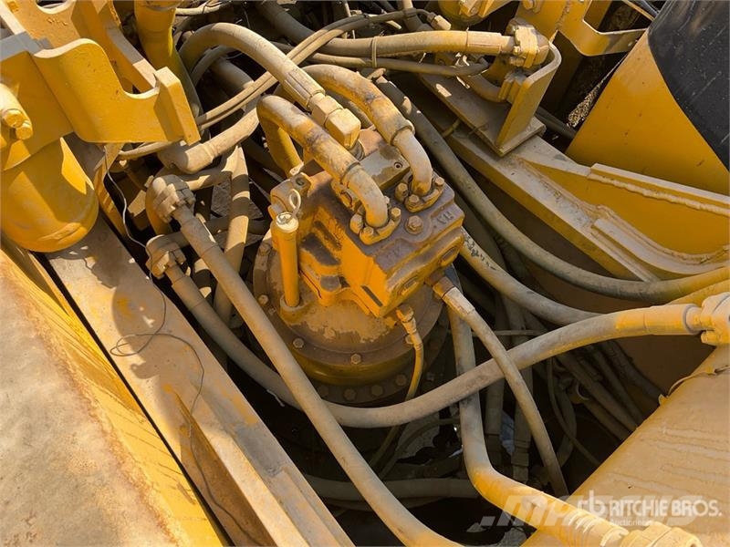 Komatsu PC400-7 Tracked Excavator Roomikekskavaatorid