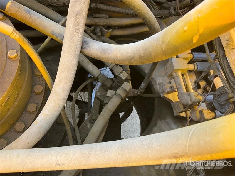 Komatsu PC400-7 Tracked Excavator Roomikekskavaatorid