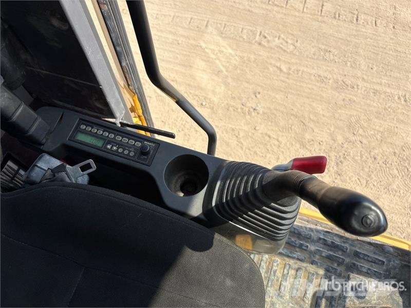 Komatsu PC400-8R Tracked Excavator حفارات زحافة