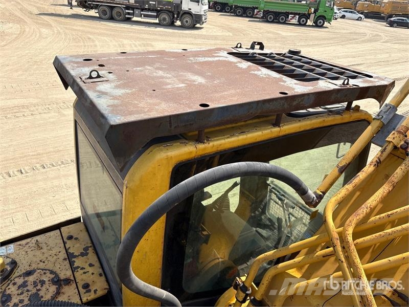 Komatsu PC400 Tracked Excavator حفارات زحافة