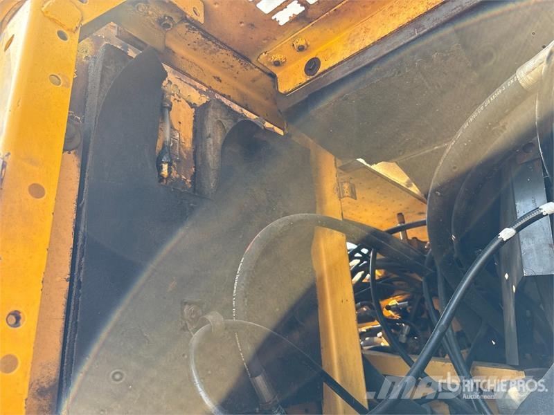 Komatsu PC400 Tracked Excavator حفارات زحافة