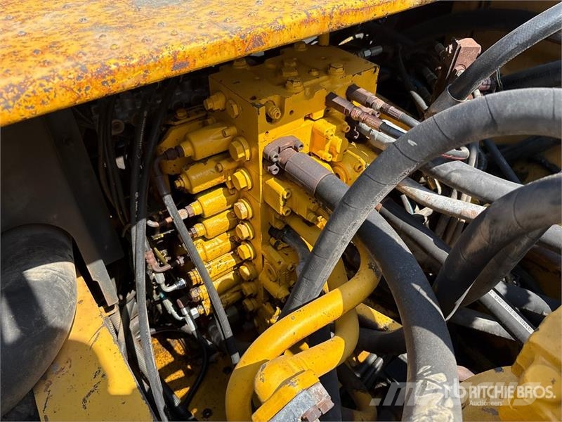 Komatsu PC400 Tracked Excavator حفارات زحافة