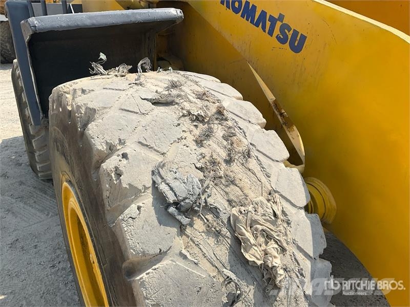Komatsu WA420-3 Gumikerekes homlokrakodók