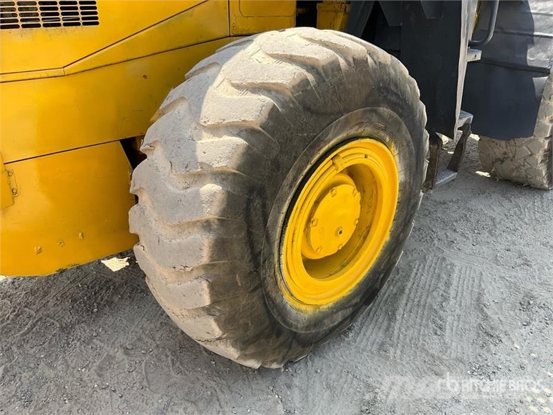 Komatsu WA420-3 Gumikerekes homlokrakodók