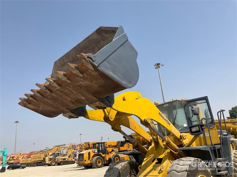 Komatsu WA420-3 Gumikerekes homlokrakodók