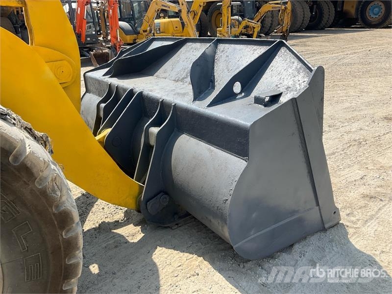 Komatsu WA420-3 Gumikerekes homlokrakodók