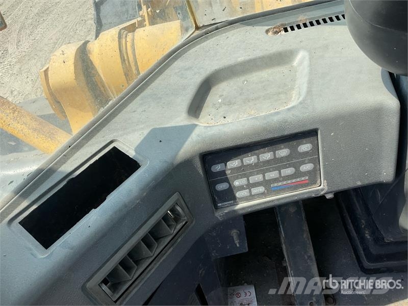 Komatsu WA420-3 Gumikerekes homlokrakodók